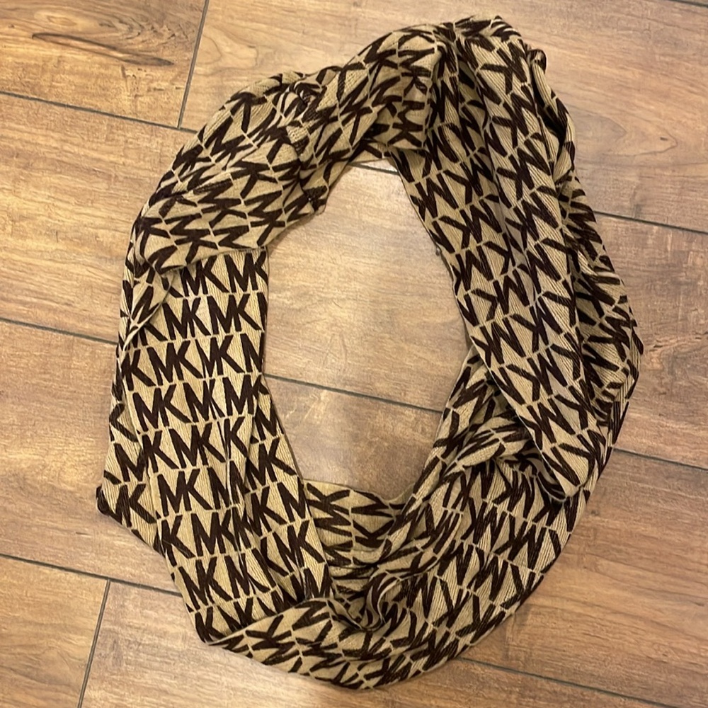 Michael Kors infinity wrap around scarf